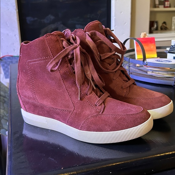 Sorel Wedge Out N About boots Red/ Burgandy Women’s 9.5 - Picture 2 of 8